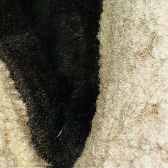 Stuart Weitzman Gray Tan Croc Embossed Winter Snow Boots Size 7 Medium - Picture 7 of 9